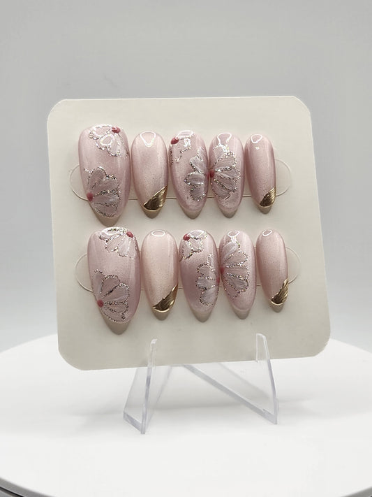 Silver Petal Glow — Medium Oval Press-On Nails | Satin Cat-Eye, Gold Chrome & Silver Glitter Flowers