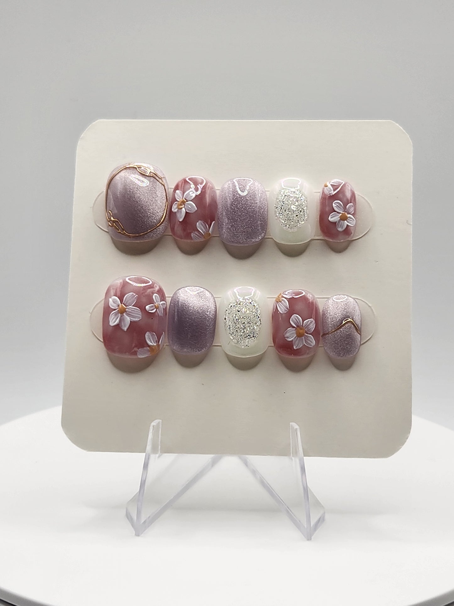 Lilac Bloom — Extra Short Round Press-On Nails | Cat-Eye, Handpainted Flowers & Glitter