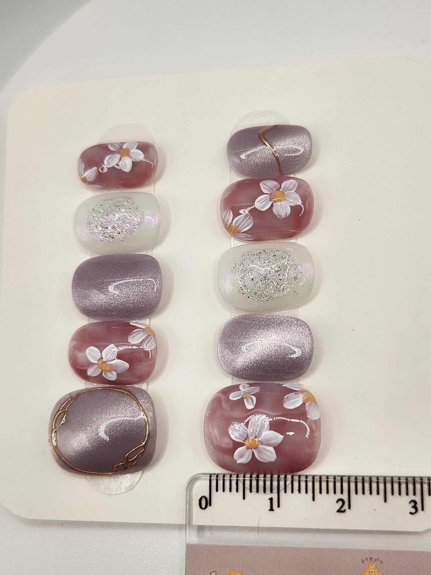 Lilac Bloom — Extra Short Round Press-On Nails | Cat-Eye, Handpainted Flowers & Glitter